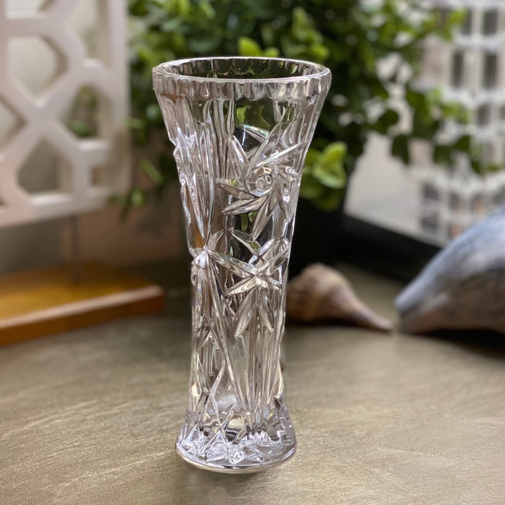 SMALL CRYSTAL VASE